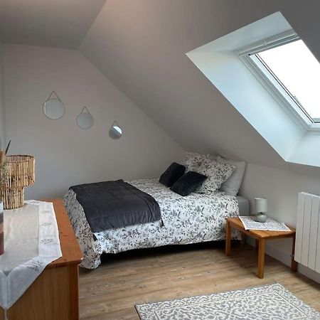 Appartement Cosy Sous Les Toits Lion-sur-Mer Exteriör bild