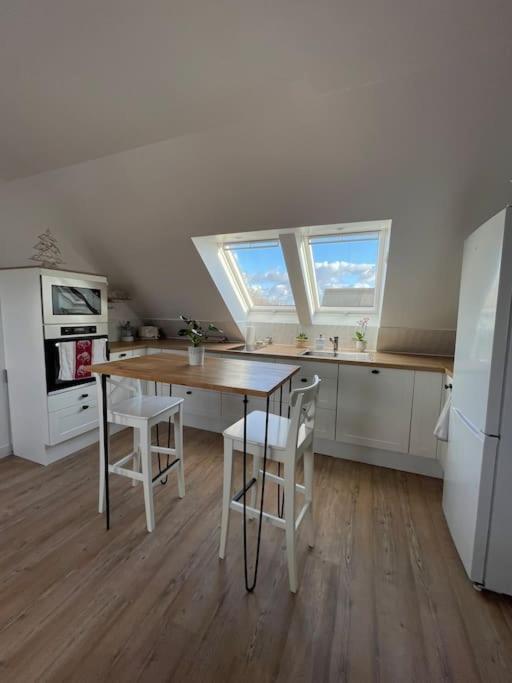 Appartement Cosy Sous Les Toits Lion-sur-Mer Exteriör bild